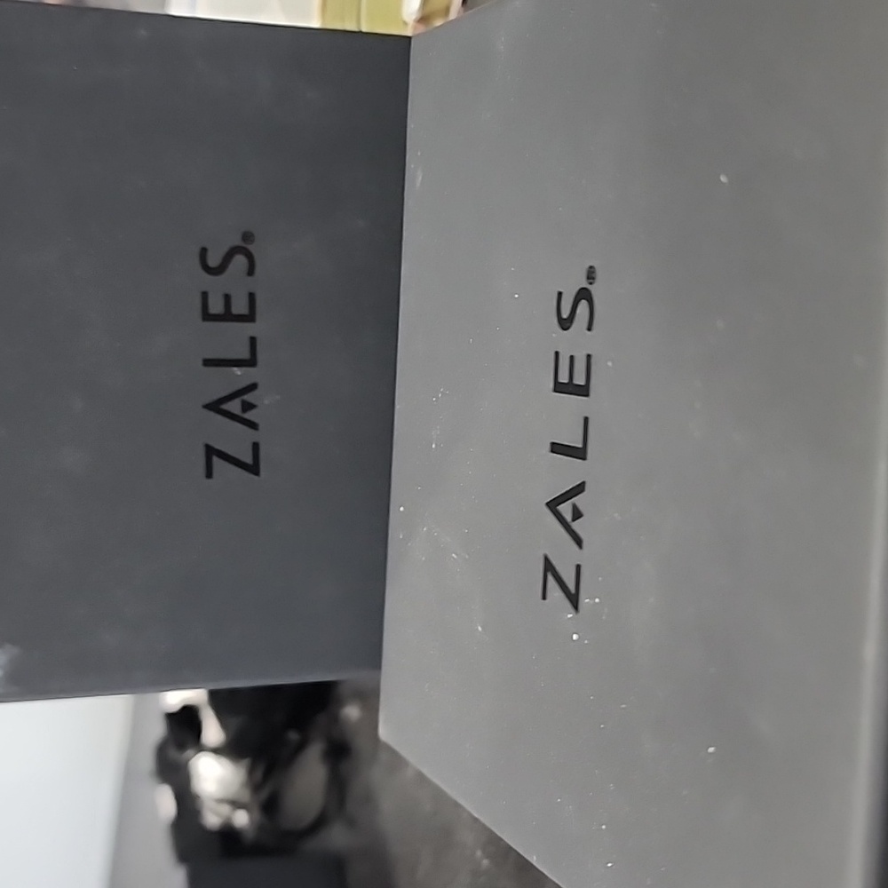 Zales empty necklace/bracelet box with velvet baggie